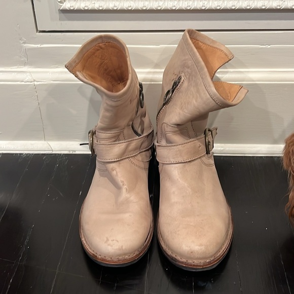 Florentini + Baker cream leather boots with buckle - Picture 2 of 5